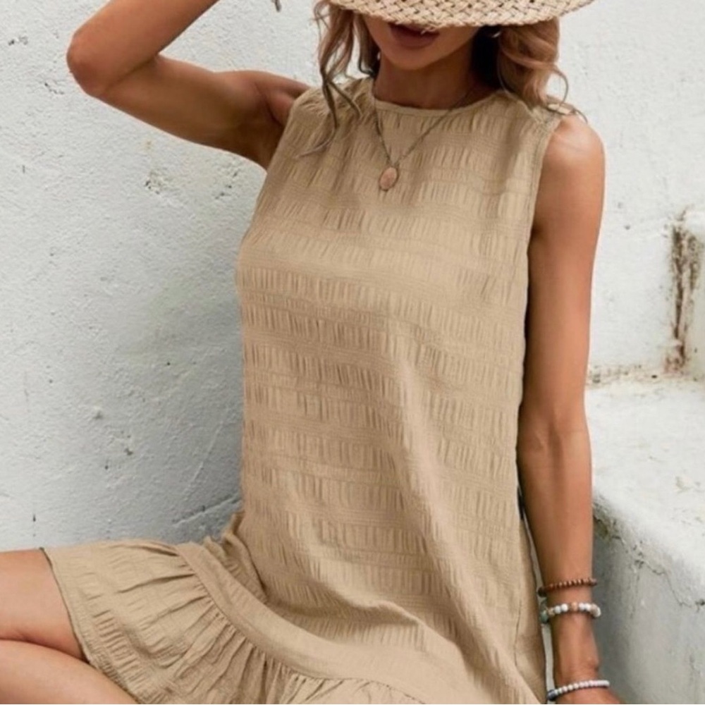 #181 EMERY ROSE Sleeveless Textured Shift Dress